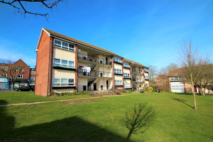 1 Bedroom Flat To Rent In Buckhurst Hill, IG9