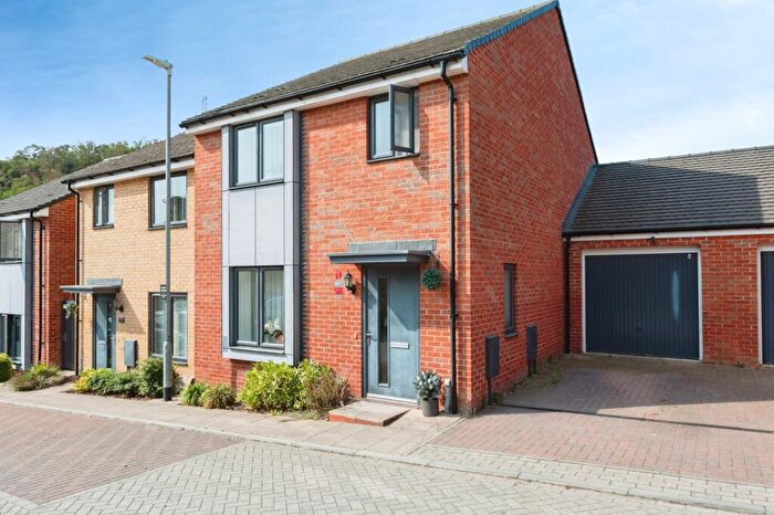 3 Bedroom Semi-Detached House For Sale In Ovens Road, Castle Hill, Ebbsfleet Valley, Swanscombe, DA10