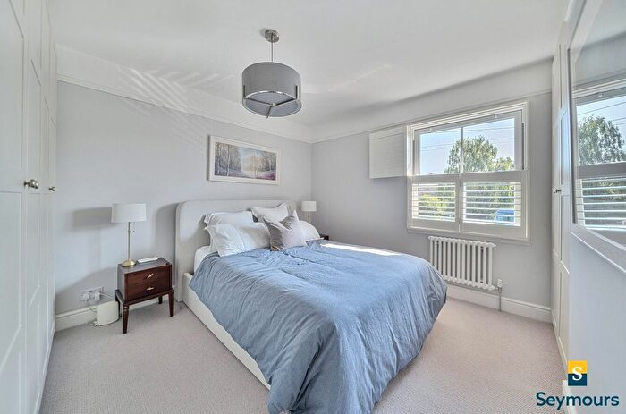 3 Bedroom Terraced House For Sale In Guildford, Surrey, GU2