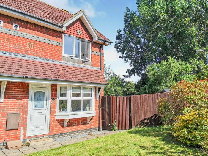 2 Bedroom End Terrace House To Rent In Cheviot Close, Trowbridge, BA14