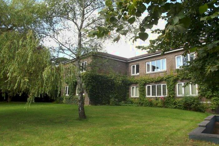 2 Bedroom Flat To Rent In Mains Court, Durham, DH1