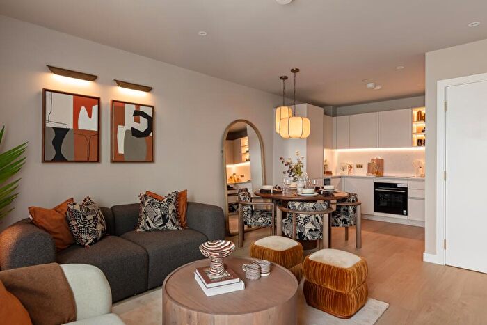 1 Bedroom Apartment For Sale In The Alba London, N4