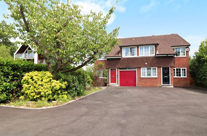 3 Bedroom Semi-Detached House For Sale In Hobb Lane, Hedge End, SO30