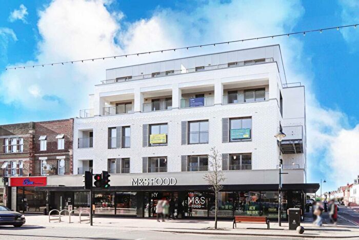 Flat To Rent In High Street, New Malden, KT3