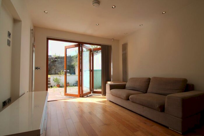 2 Bedroom Terraced House To Rent In Springfield, Dundee, DD1