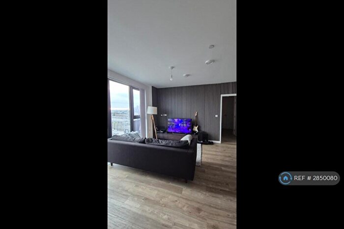 1 Bedroom Flat To Rent In Lakeside Drive, London, NW10