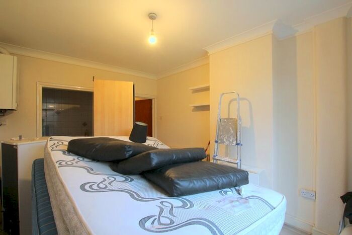 Studio To Rent In Kingston Road, Wimbledon, London, SW19