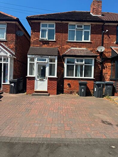 3 Bedroom Semi-Detached House For Sale In Stechford Road, Birmingham, B34