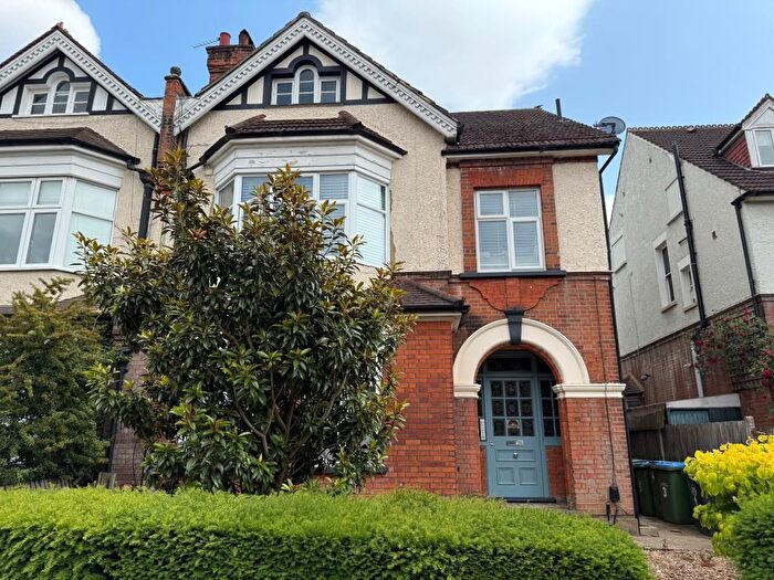 Studio To Rent In Surbiton, Surrey, KT6