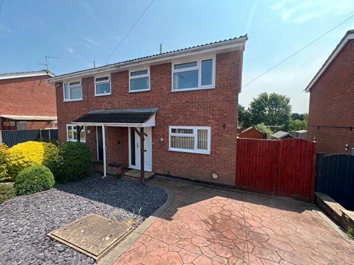 3 Bedroom Terraced House To Rent In Chelmsford Drive, NG31