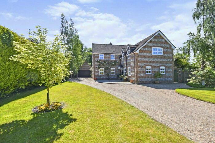 4 Bedroom Detached House For Sale In Orchard Chase, Tarrant Gunville, Blandford Forum, DT11