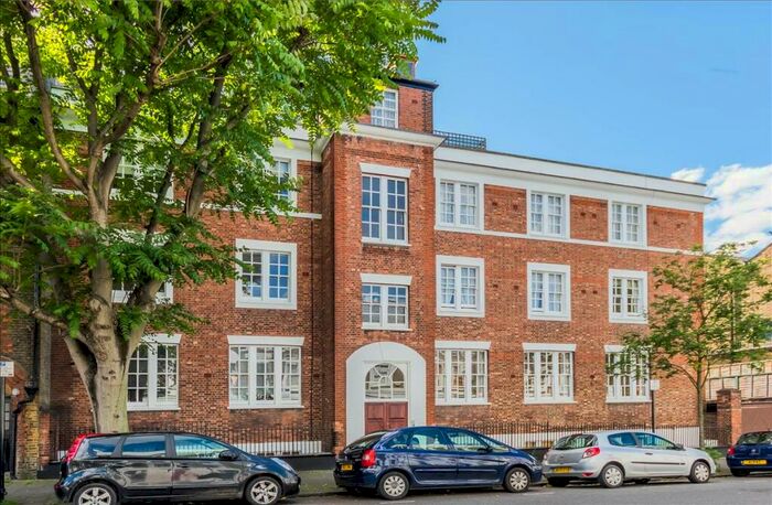 3 Bedroom Apartment To Rent In Florence Street, Islington, London, N1