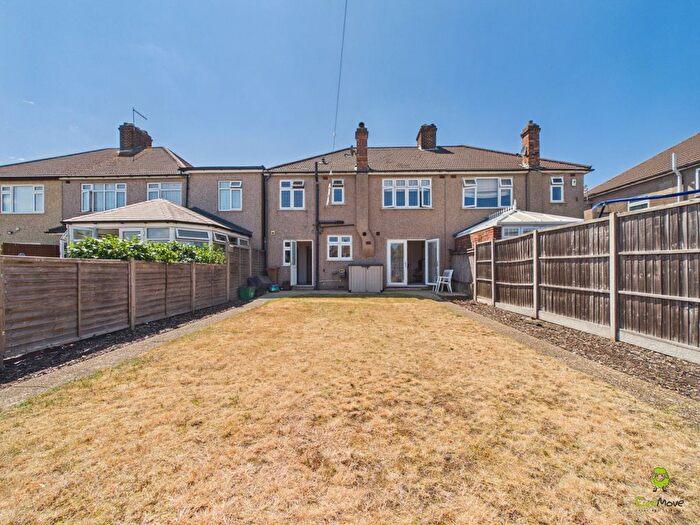 4 Bedroom Semi-Detached House For Sale In Belmont Road, Erith, Kent, DA8