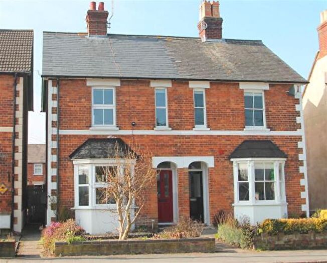 3 Bedroom Semi-Detached House To Rent In Aylesbury Road, Wendover, Aylesbury, HP22