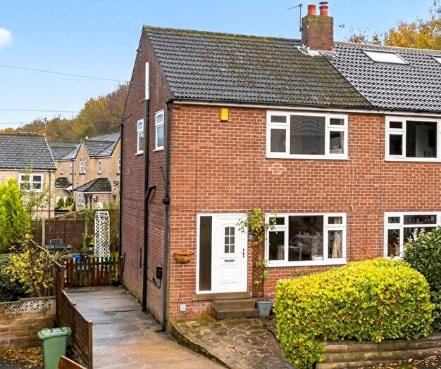 3 Bedroom Semi-Detached House For Sale In Keldholme Close, Leeds, West Yorkshire, LS13