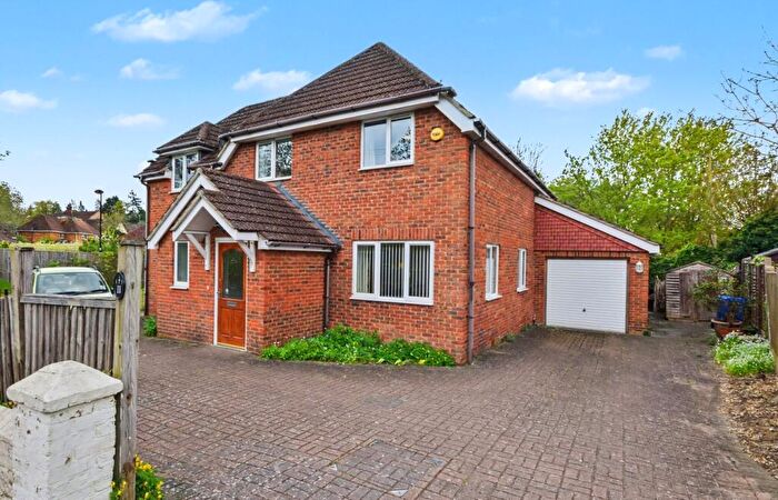 4 Bedroom Detached House For Sale In Cranmore Lane, Aldershot, Hampshire, GU11