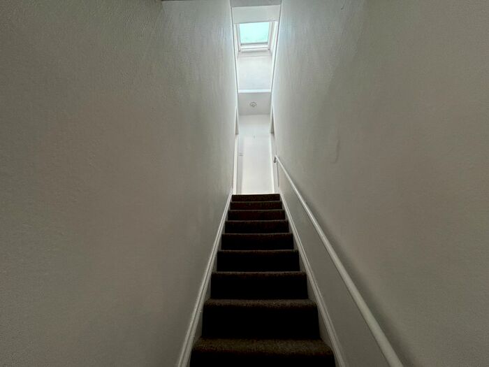 2 Bedroom End Of Terrace House To Rent In Merrywood Close, Southville, Bristol, BS3