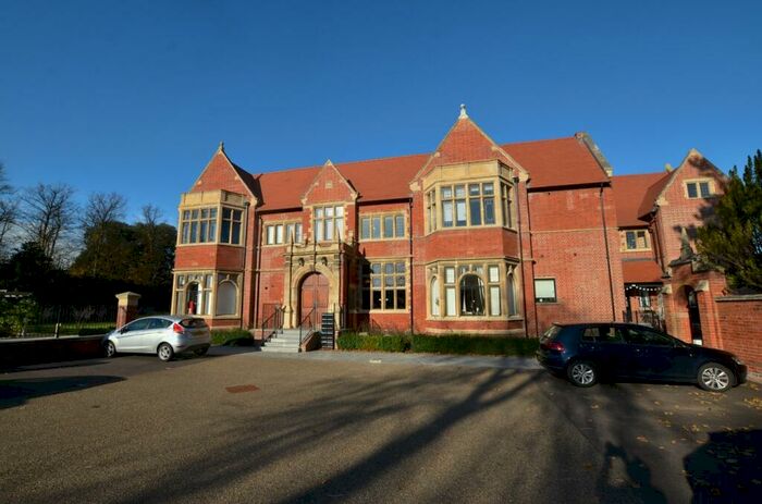 1 Bedroom Apartment To Rent In Gables Close, Off Thorpe Road, Peterborough, PE3