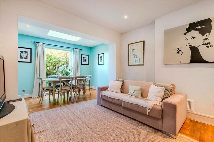 2 Bedroom Flat To Rent In Anselm Road, London, SW6