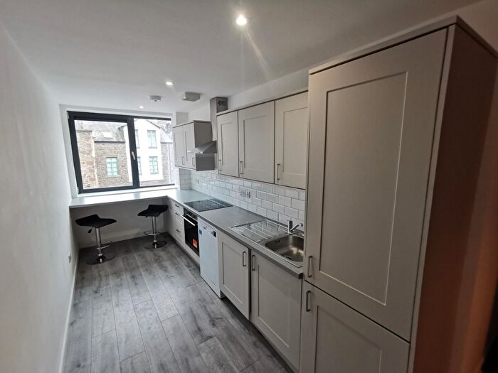 2 Bedroom Flat To Rent In Castle Street, City Centre, Dundee, DD1
