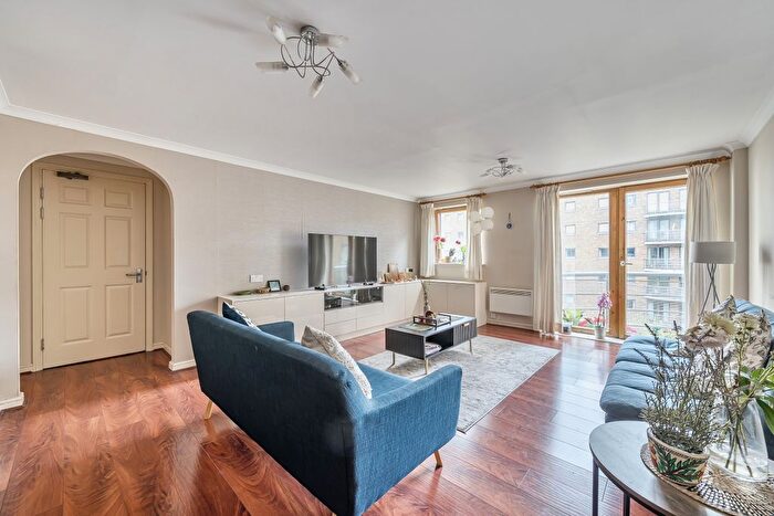 2 Bedroom Flat For Sale In Meridian Place, London, E14