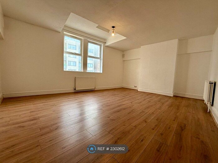 3 Bedroom Flat To Rent In London Road, Croydon, CR0