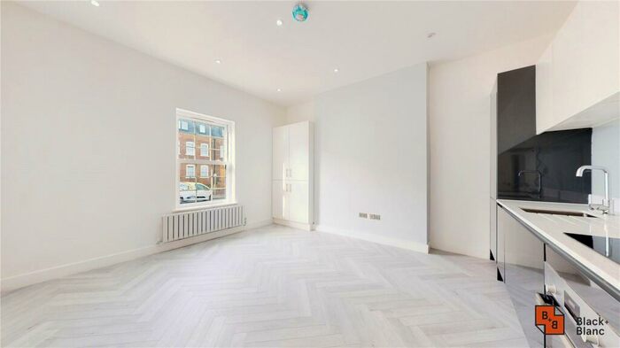 1 Bedroom Apartment To Rent In Lincoln House, Manor Road, Wallington, Surrey, SM6