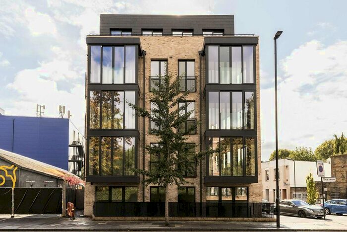 3 Bedroom Flat To Rent In The Vale, London, W3