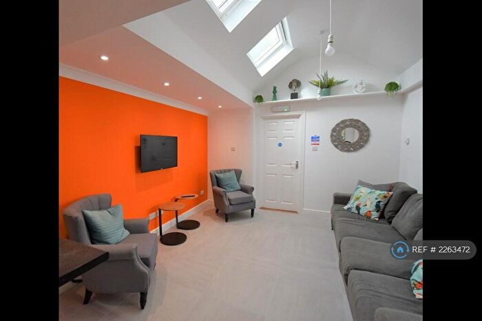 8 Bedroom Semi-Detached House To Rent In Granby Gardens, Reading, RG1