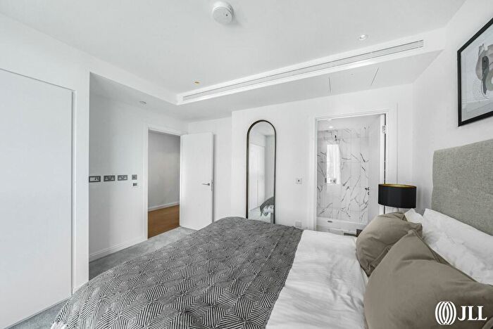 2 Bedroom Apartment To Rent In Gasholder Place London, SE11