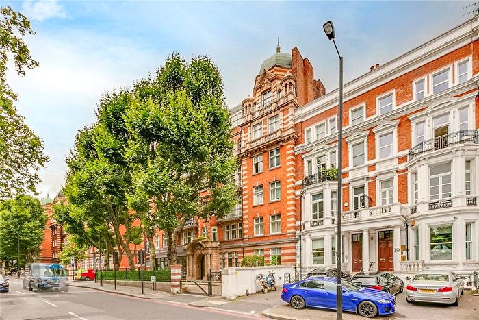 2 Bedroom Flat To Rent In Blomfield Court, London, W9