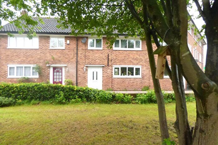 2 Bedroom Terraced House To Rent In Draxford Ct, Ws, SK9