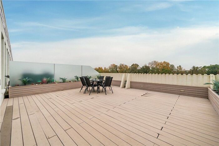 1 Bedroom Flat For Sale In Western Avenue, Perivale, Greenford, UB6