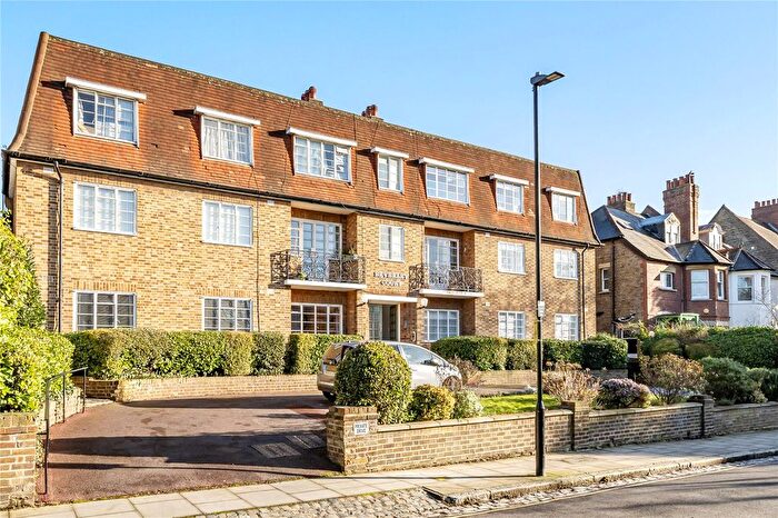 2 Bedroom Flat For Sale In Western Road, London, N2