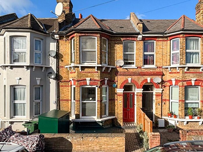 2 Bedroom Flat For Sale In Glenwood Road, Catford, SE6