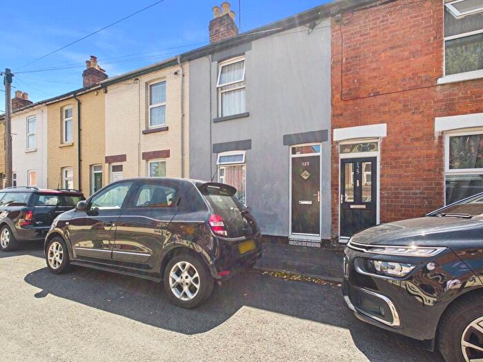 2 Bedroom Terraced House For Sale In New Street, Gloucester, Gloucestershire, GL1