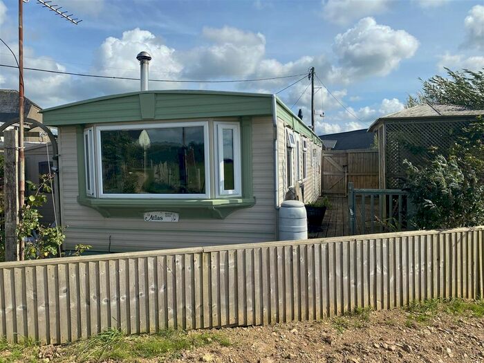 3 Bedroom Mobile/park Home For Sale In Trefgarn-Owen, Haverfordwest, SA62