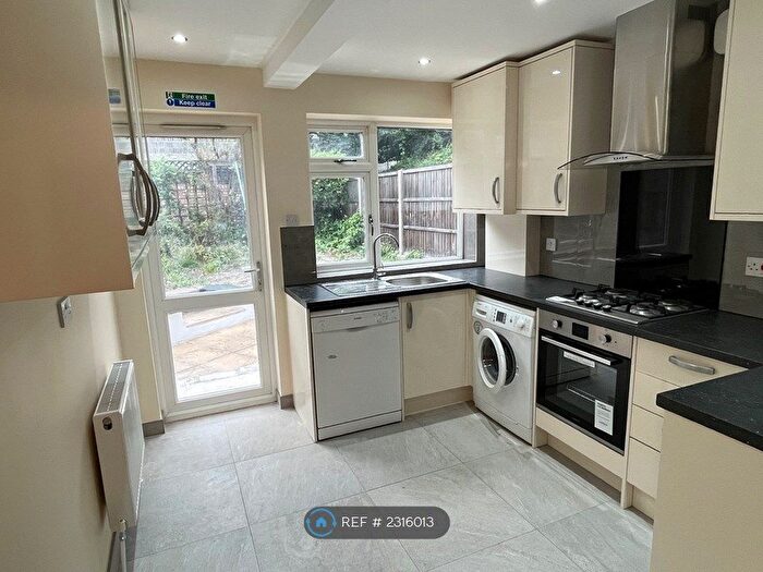 2 Bedroom Flat To Rent In Roxborough Road, Harrow, HA1