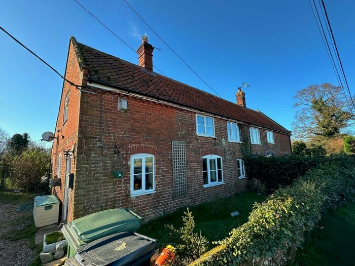 3 Bedroom Semi-Detached House For Sale In Yarmouth Road, Thorpe-Next-Haddiscoe, Norwich, Norfolk, NR14