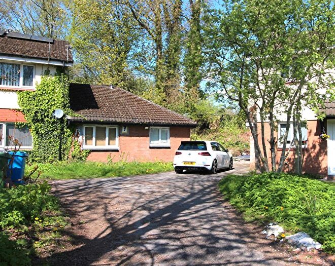 1 Bedroom Semi Detached Bungalow To Rent In Givendale Drive, Manchester, M8