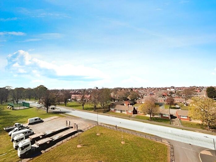 2 Bedroom Flat To Rent In Queensberry Road, Doncaster, South Yorkshire, DN2