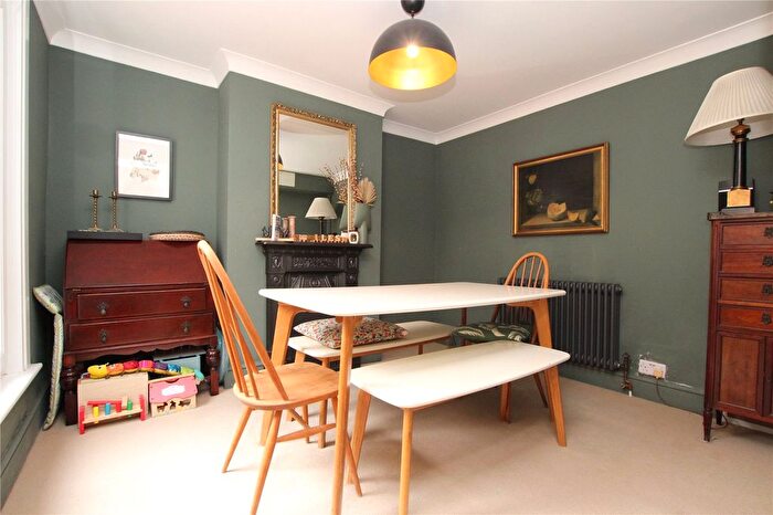 3 Bedroom Terraced House For Sale In Bramblebury Road, London, SE18