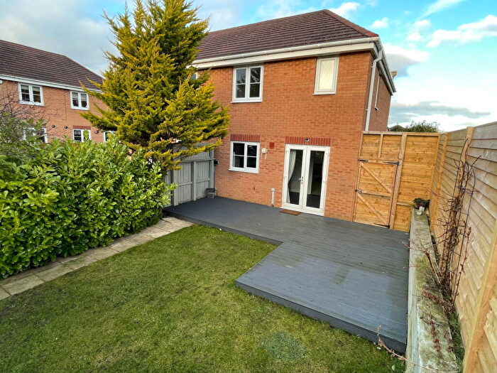 3 Bedroom Semi-Detached House For Sale In Long Furlong, Penistone, S36