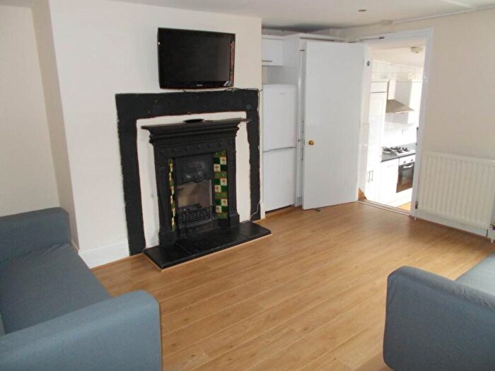 6 Bedroom Maisonette To Rent In Dinsdale Road, Sandyford, Newcastle Upon Tyne, NE2