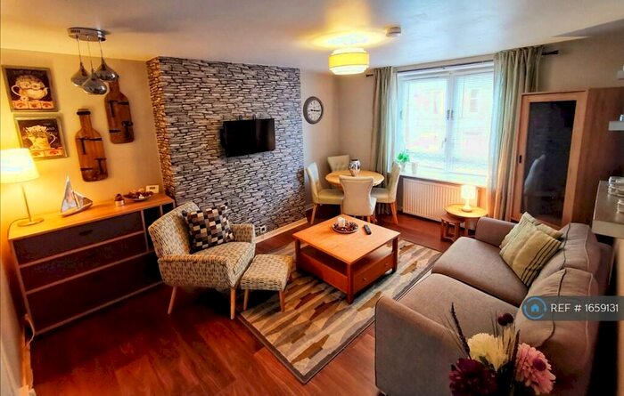 2 Bedroom Flat To Rent In Linksfield Place, Aberdeen, AB24