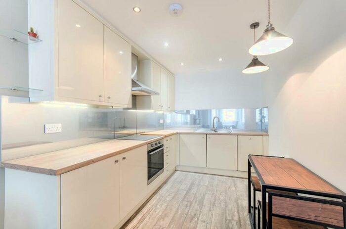 2 Bedroom Flat To Rent In Westgate Terrace, Chelsea, London, SW10