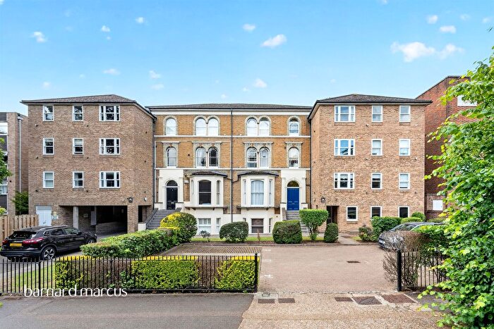 Studio For Sale In The Avenue, Surbiton, KT5