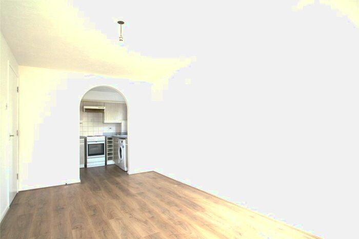 1 Bedroom Flat To Rent In Cygnet Close, Kingfisher Way, Neasden NW10