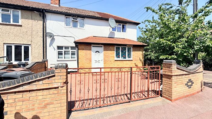 4 Bedroom Property To Rent In Langhorne Road, Dagenham, RM11