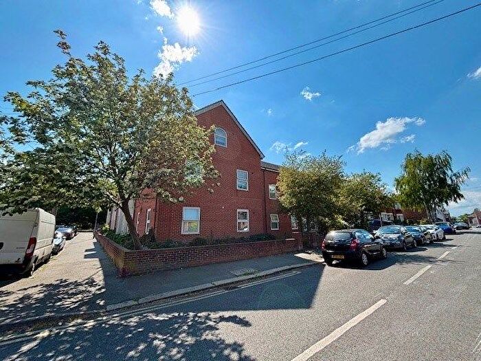 2 Bedroom Flat For Sale In Britannia Road, Warley, CM14